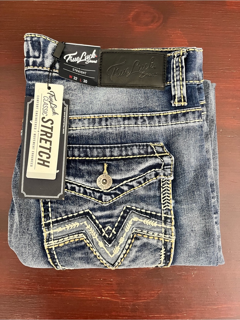 True Luck Men`s Jeans Straight Medium Wash 32x30 NWT $60 Embroidered